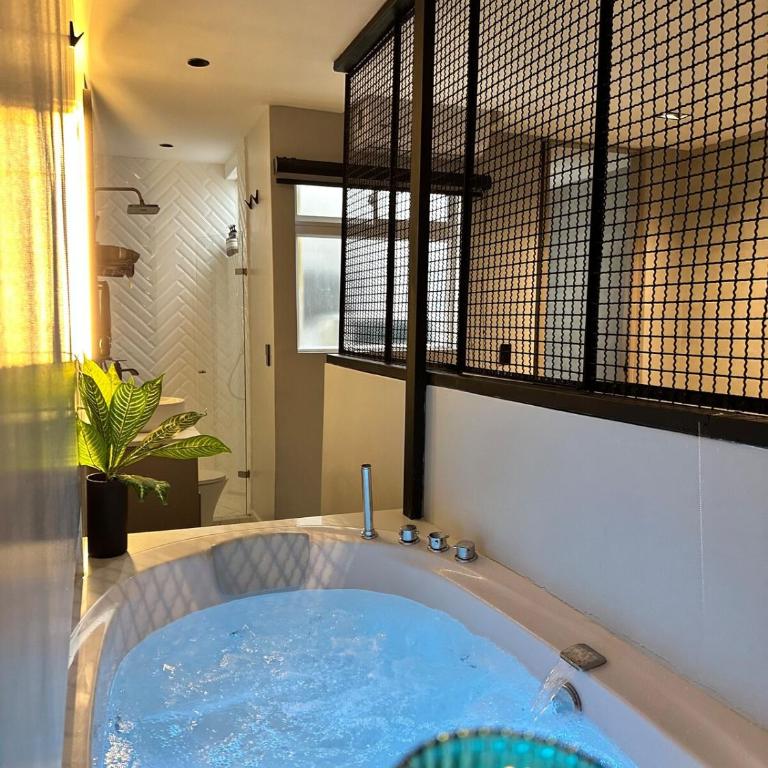Luxury penthouse with Jacuzzi and AC, North Medellin - Apartamento de 1 dormitorio - 25