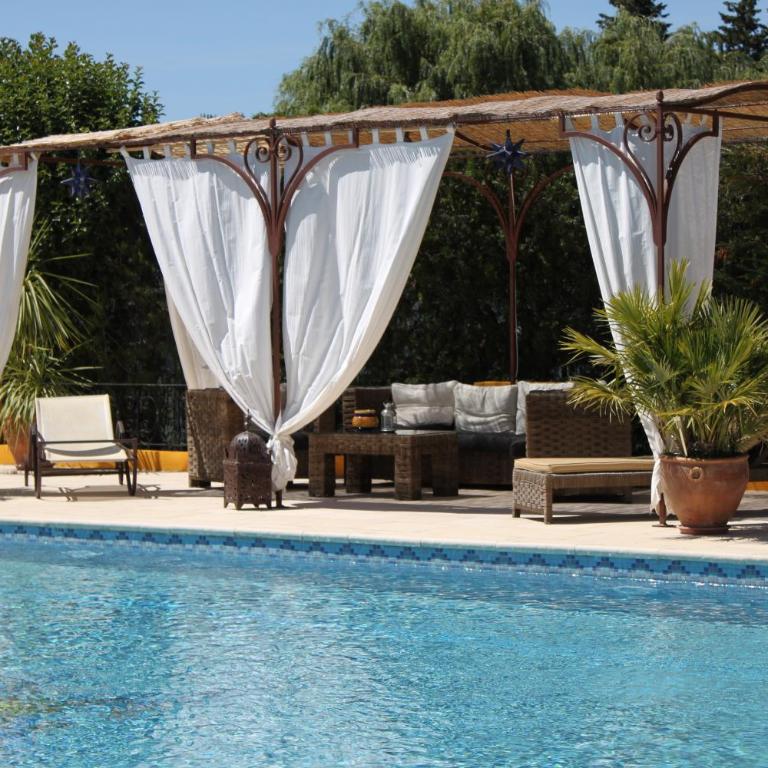 Gîtes maisons de vacances Domaine la Chamade Carpentras - Maison de Vacances (4 Adultes) - 24