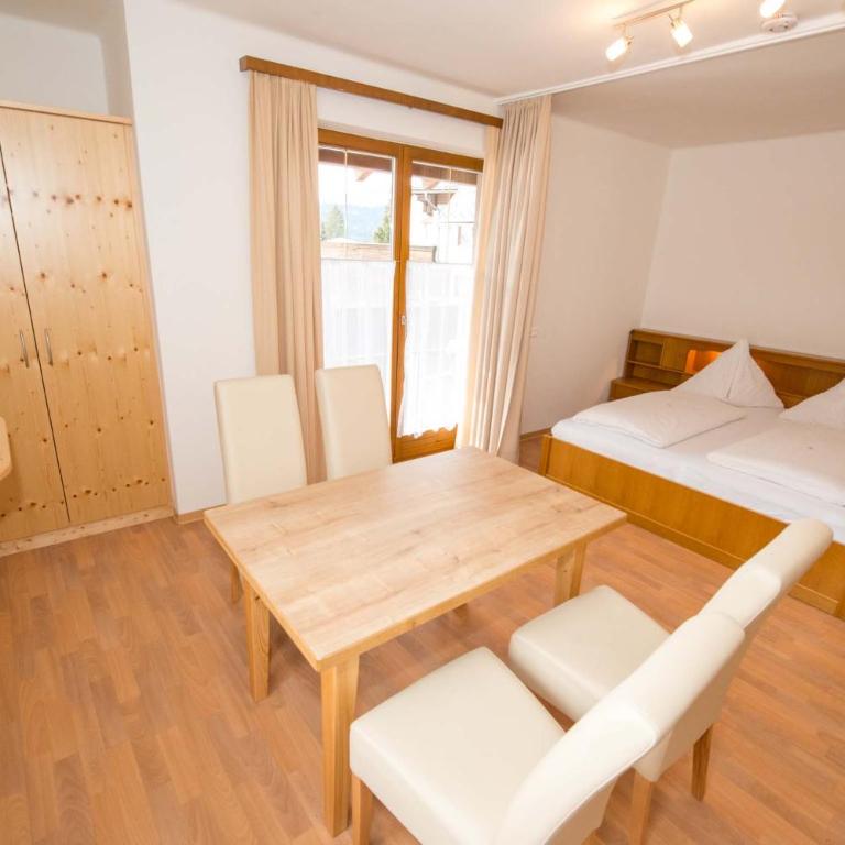 Ferienwohnungen Plattner - Apartment mit 2 Schlafzimmern und Seeblick - 8