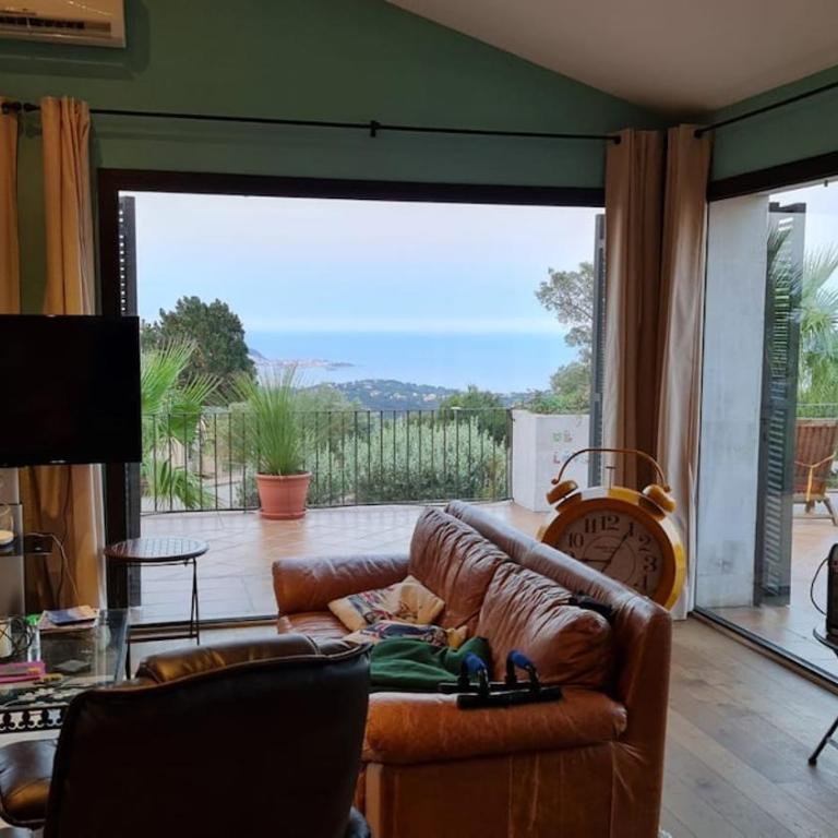 Seaview,Spacious, most beautiful,highly rated Villa - Villa - 15