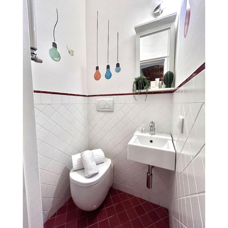 Private Oasis Home with outdoor Piazza Libertà - Two-Bedroom Apartment with Garden View - 27