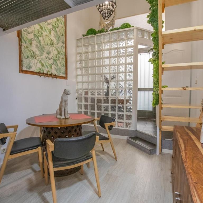 Acogedor loft duplex en Malasaña - One-Bedroom Apartment - 12