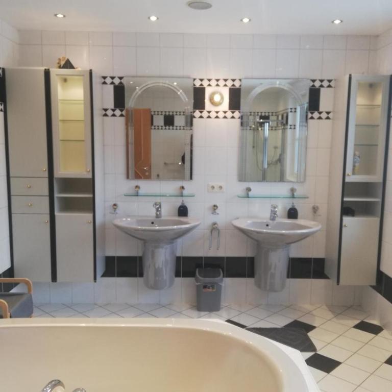 Schernhof Hoamatzeit - Tiroler Bauernhof - Two-Bedroom Apartment with Balcony - 8