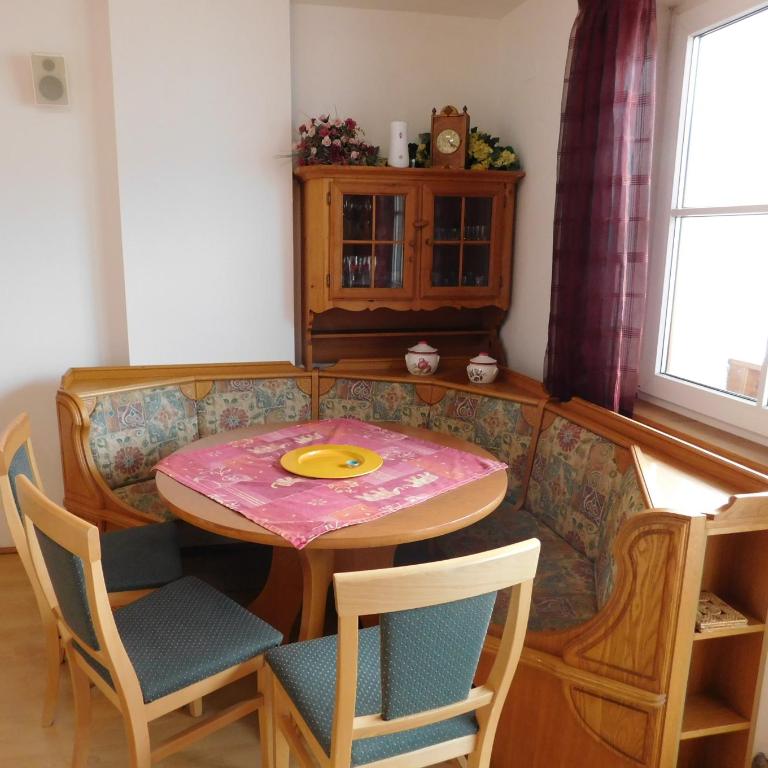 Schernhof Hoamatzeit - Tiroler Bauernhof - Two-Bedroom Apartment with Balcony - 10