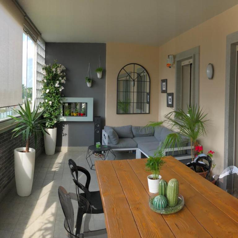 Modern Loft Private - One-Bedroom Apartment - 3