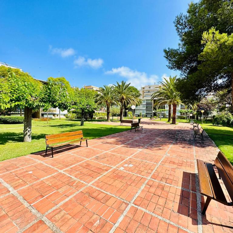 Home Menorca Salou - Three-Bedroom Apartment with Balcony - 15