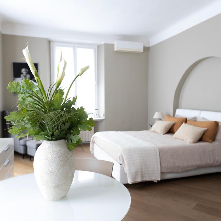 Suite Brera - Queen Room with Balcony - 4