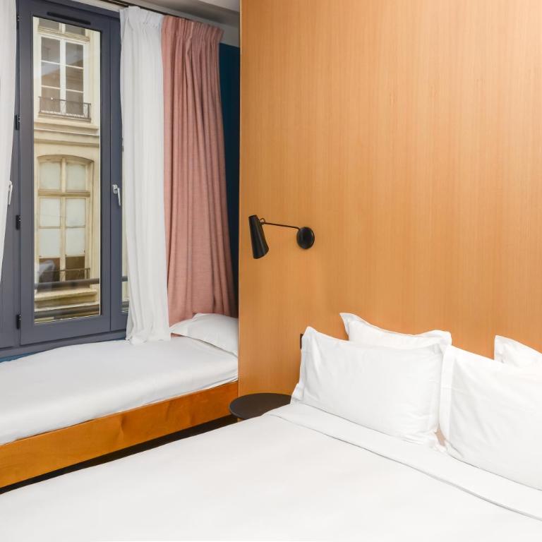 Hôtel Edgar & Achille - Habitación con cama extragrande. - 2