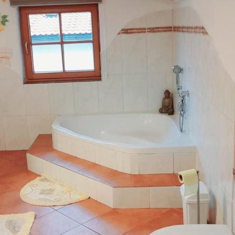 Schernhof Hoamatzeit - Tiroler Bauernhof - Two-Bedroom Apartment with Balcony - 12