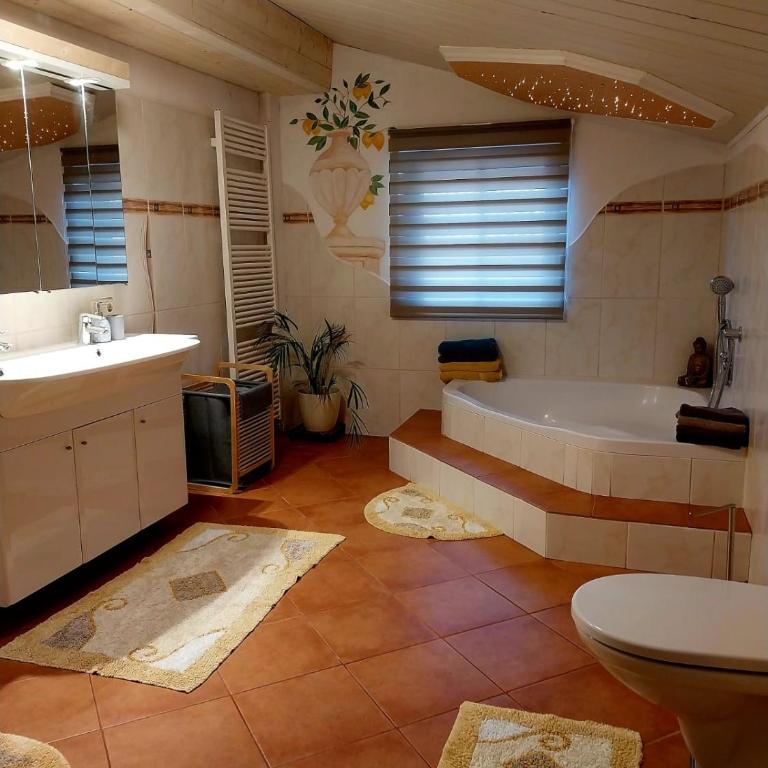 Schernhof Hoamatzeit - Tiroler Bauernhof - Two-Bedroom Apartment with Balcony - 13