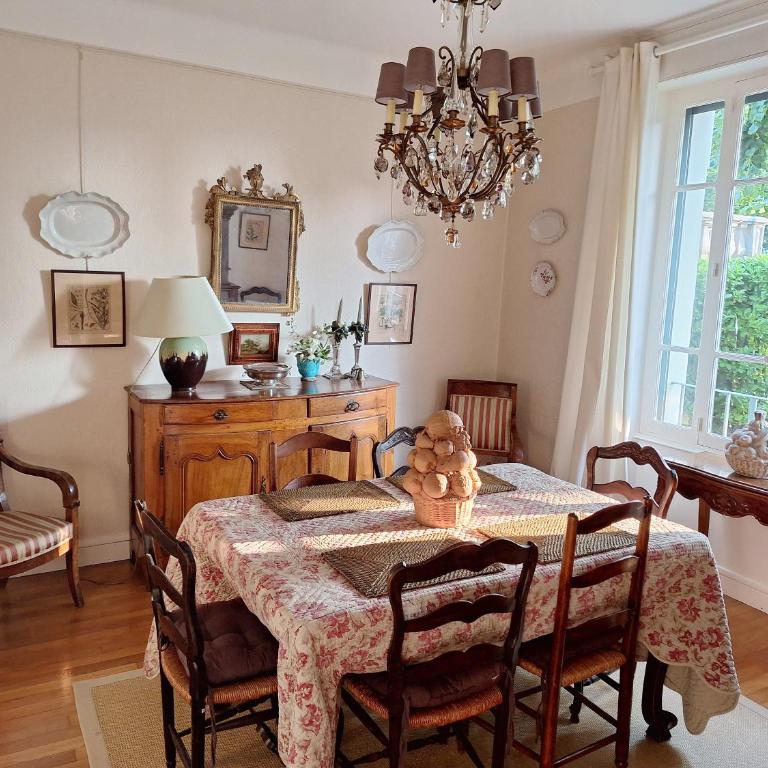 Maison de famille à Millau - Villa avec Piscine Privée - 11