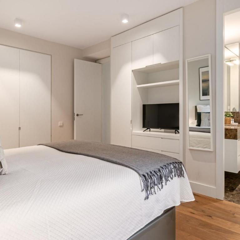 Stylish 1BR Apartment with City Views – Colón - One-Bedroom Apartment - 7