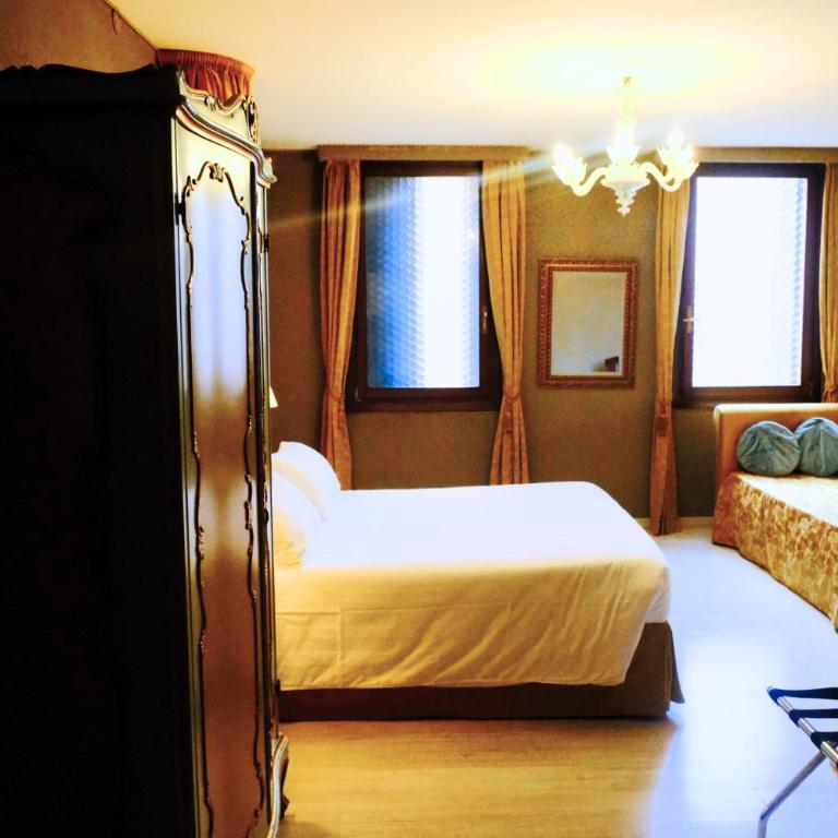 ll H O T E L S A N G A L L O ll - Deluxe Room with View - 9