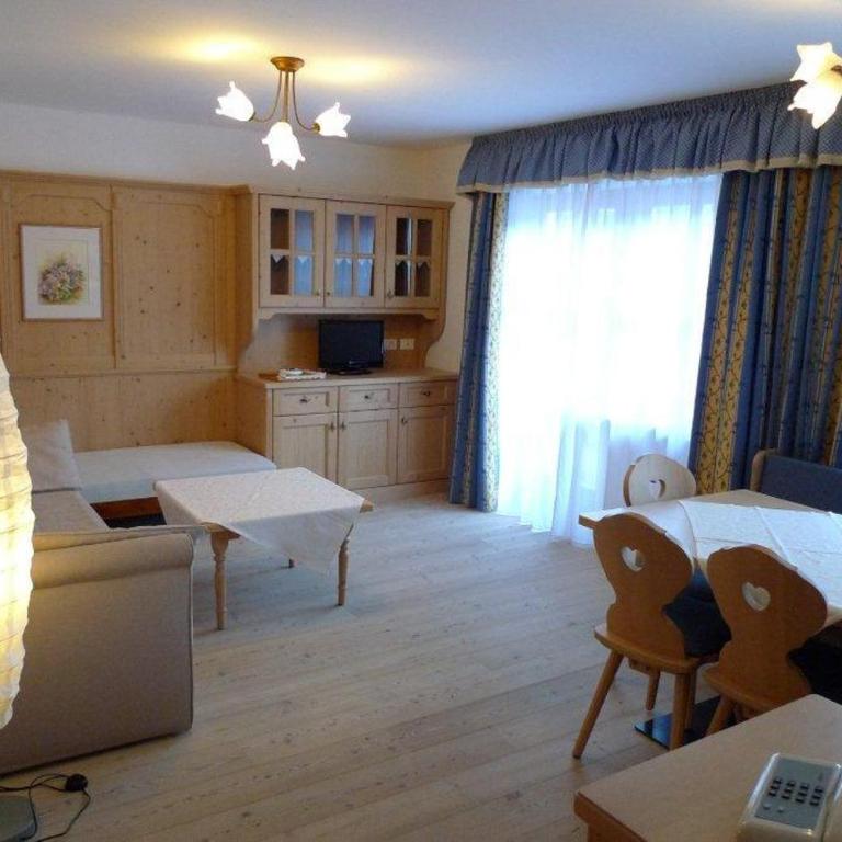 Family and Wellness Residence Ciasa Antersies - Apartment mit 2 Schlafzimmern und Balkon - 6