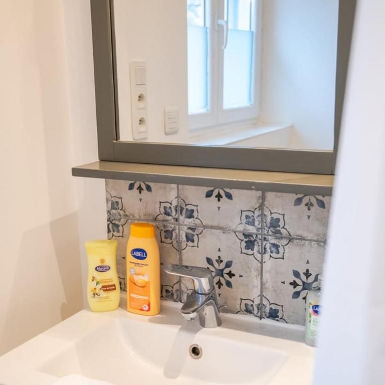 Le Pic-Paris - Double Room with Private Bathroom - 11