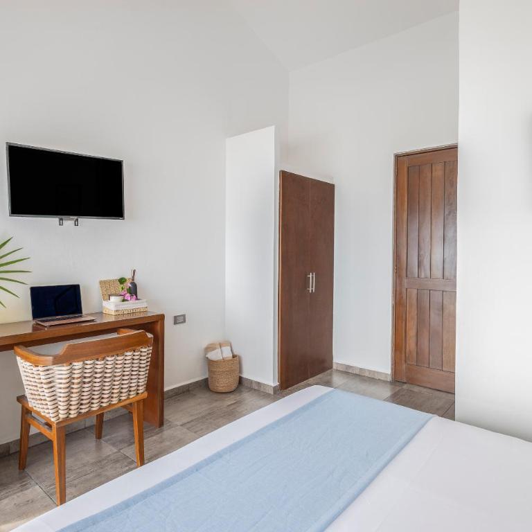 Areia Playa del Carmen - Beach Front Hotel - Queen Suite with Sea View - 5