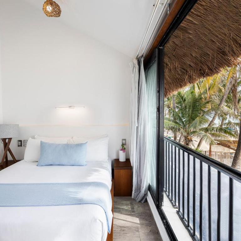 Areia Playa del Carmen - Beach Front Hotel - Queen Suite with Sea View - 3