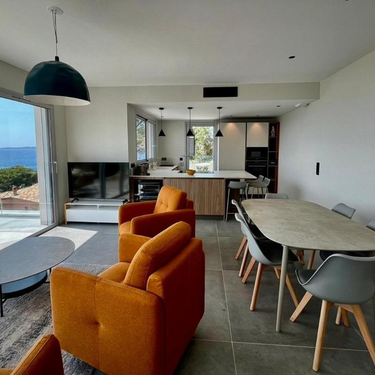 Appartement vue mer, piscine, 150m de la plage, Les Issambres - Appartement 2 Chambres avec Terrasse et Vue sur la Mer - 11