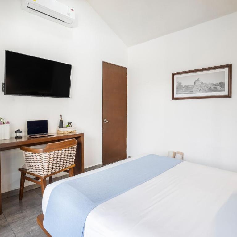 Areia Playa del Carmen - Beach Front Hotel - Queen Suite with Pool View - 7
