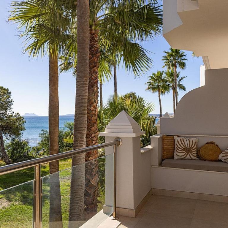 Apartment Diez in Estepona spacious balcony and sea view - Three-Bedroom Apartment - 9