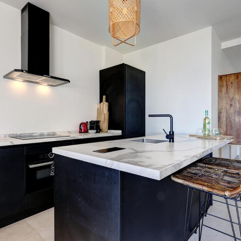 Apartment Diez in Estepona spacious balcony and sea view - Three-Bedroom Apartment - 11