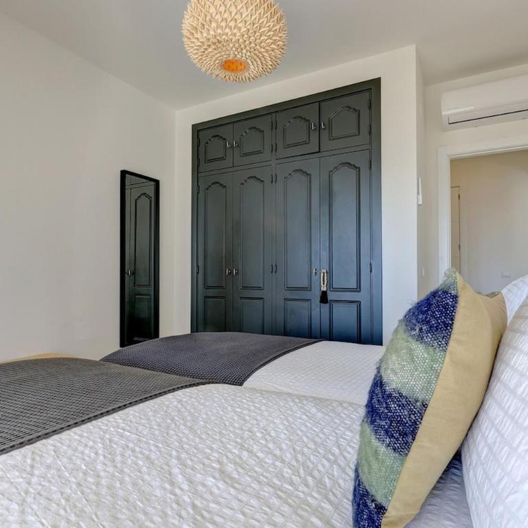 Apartment Diez in Estepona spacious balcony and sea view - Three-Bedroom Apartment - 26