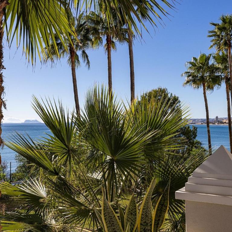 Apartment Diez in Estepona spacious balcony and sea view - Three-Bedroom Apartment - 38