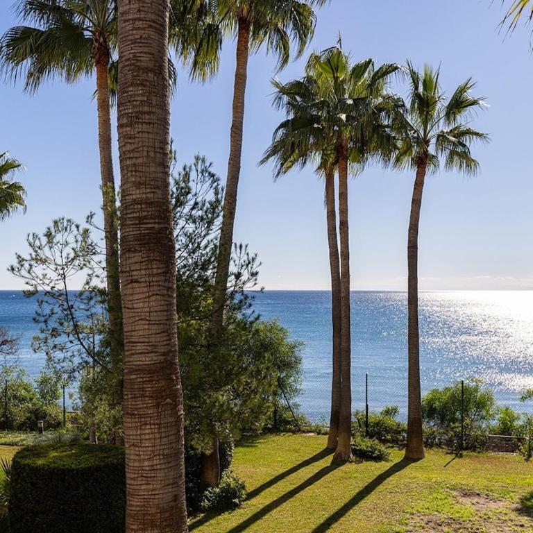 Apartment Diez in Estepona spacious balcony and sea view - Three-Bedroom Apartment - 41