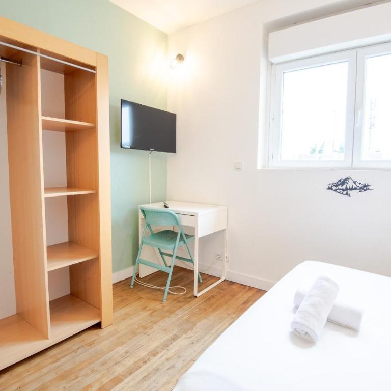 Le Pic-Paris - Double Room with Private Bathroom - 8