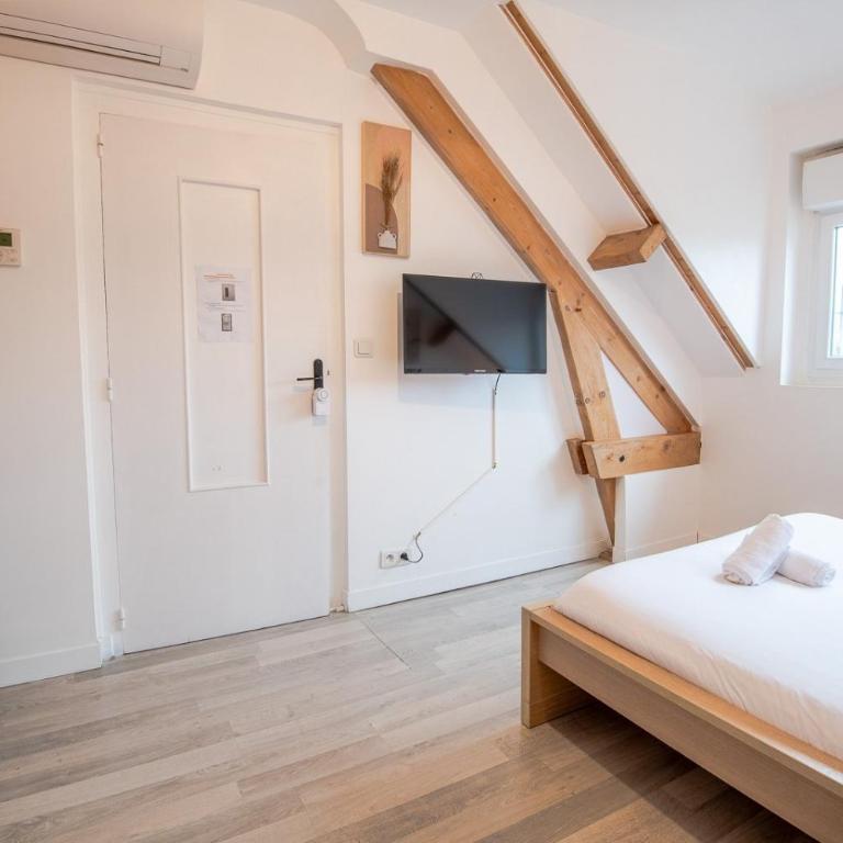 Le Pic-Paris - Standard Double Room with Shared Bathroom - 4