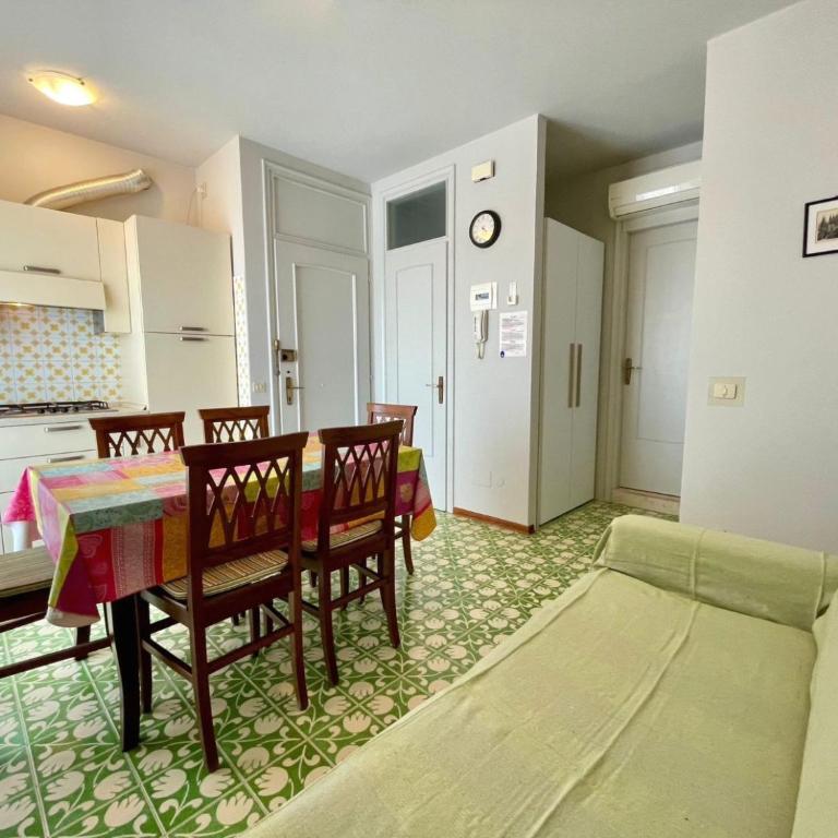 Flat with luminous balcony by the sea - Appartamento - 2