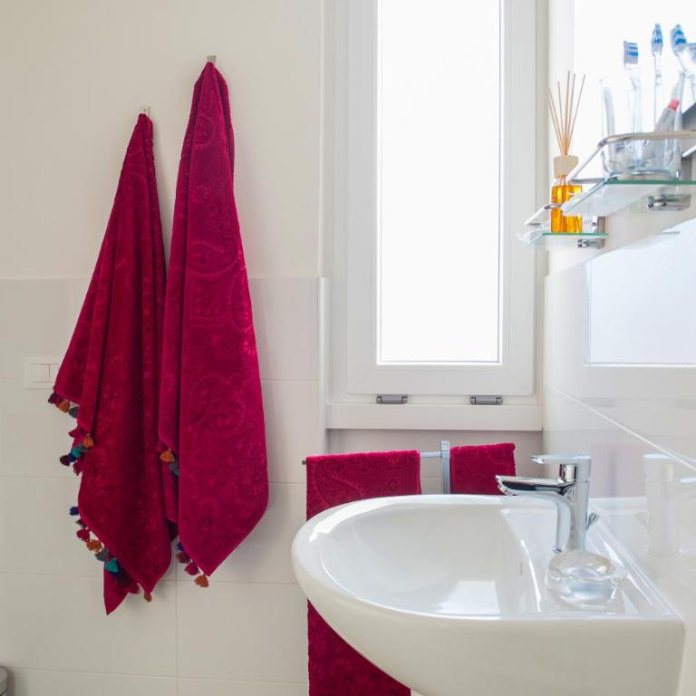 Letto e Latte Roma Guest House - Camera Matrimoniale con Bagno Privato - 11