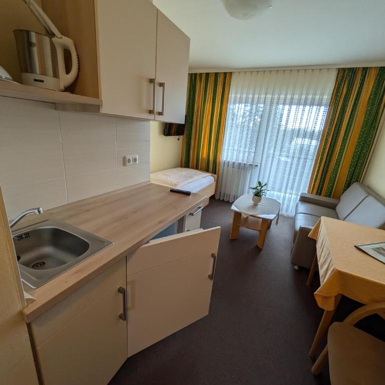 Pension Dornröschen - Einzelzimmer mit Balkon - 1