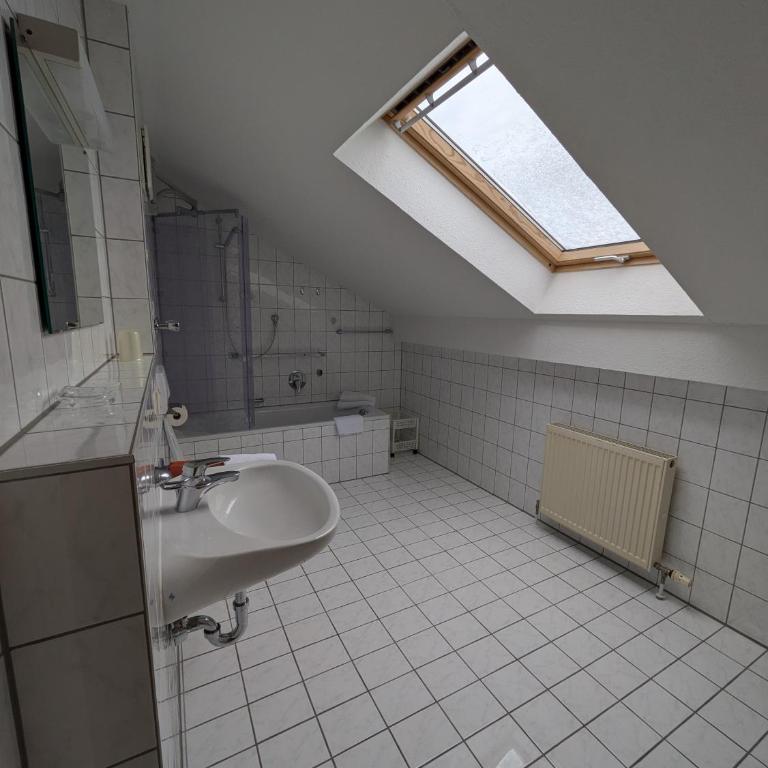 Pension Dornröschen - Familienzimmer mit Balkon - 3