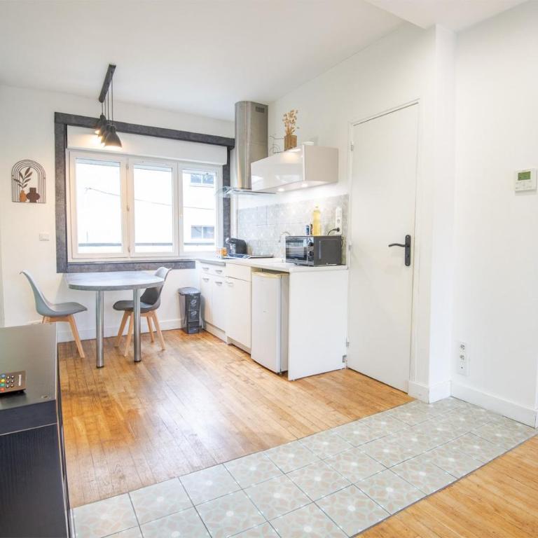 Le Pic-Paris - Standard Double Room with Shared Bathroom - 15