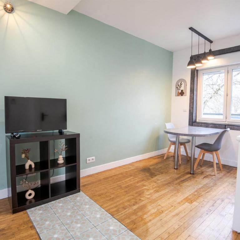 Le Pic-Paris - Standard Double Room with Shared Bathroom - 13