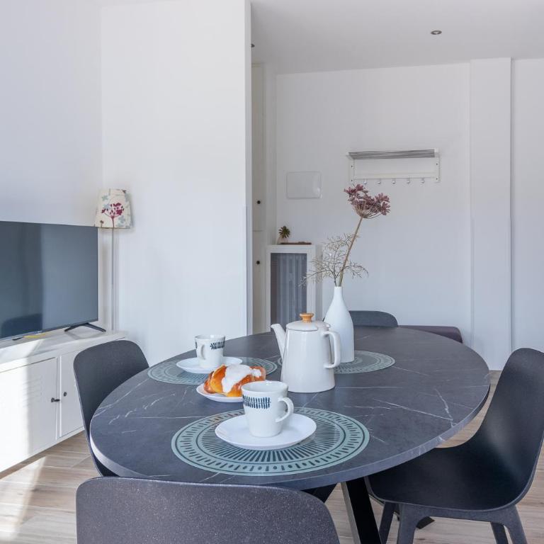 HouSmart Donato Creti 75 - Two-Bedroom Apartment - 4