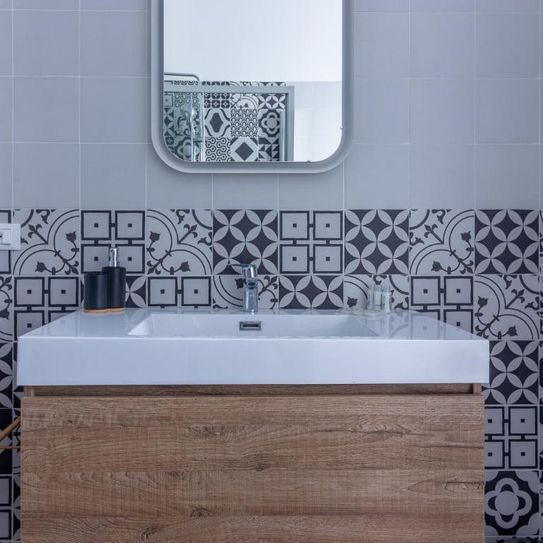 HouSmart Donato Creti 75 - Two-Bedroom Apartment - 9