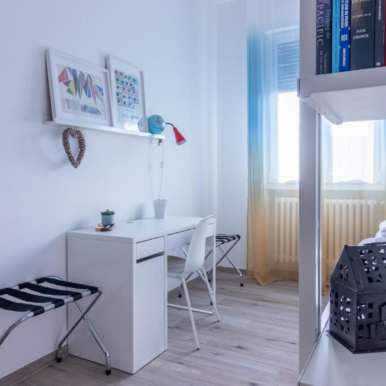 HouSmart Donato Creti 75 - Two-Bedroom Apartment - 11