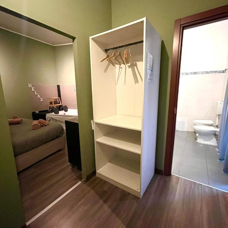 "Marcello's Home" - Suite with Hot Tub - 5