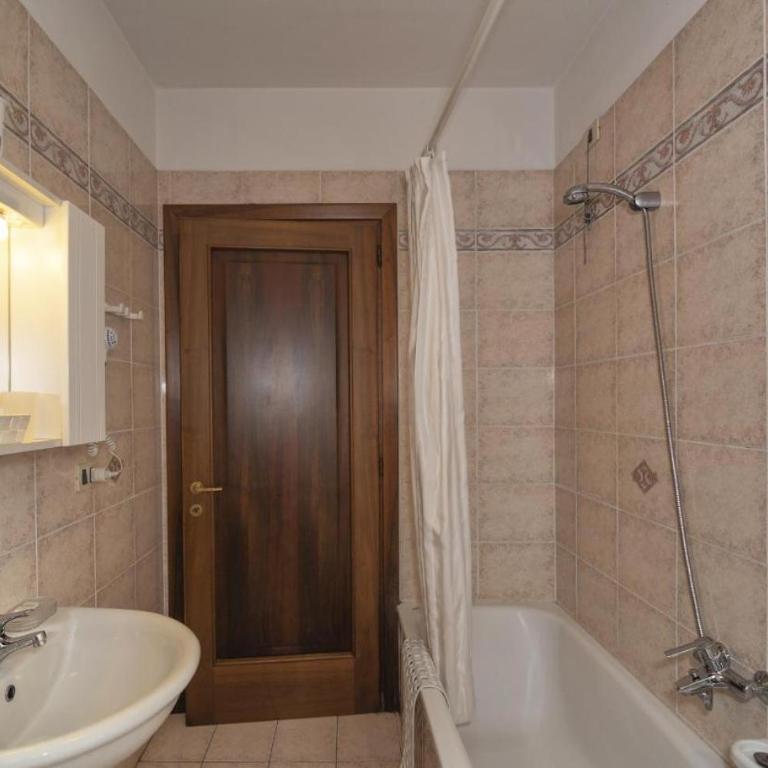 Giada Palace - Rooms & Pool - Camera Matrimoniale Deluxe - 37