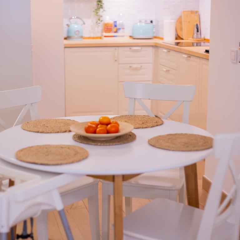 Apartamiento con naranjas - Apartamento de 3 dormitorios - 59