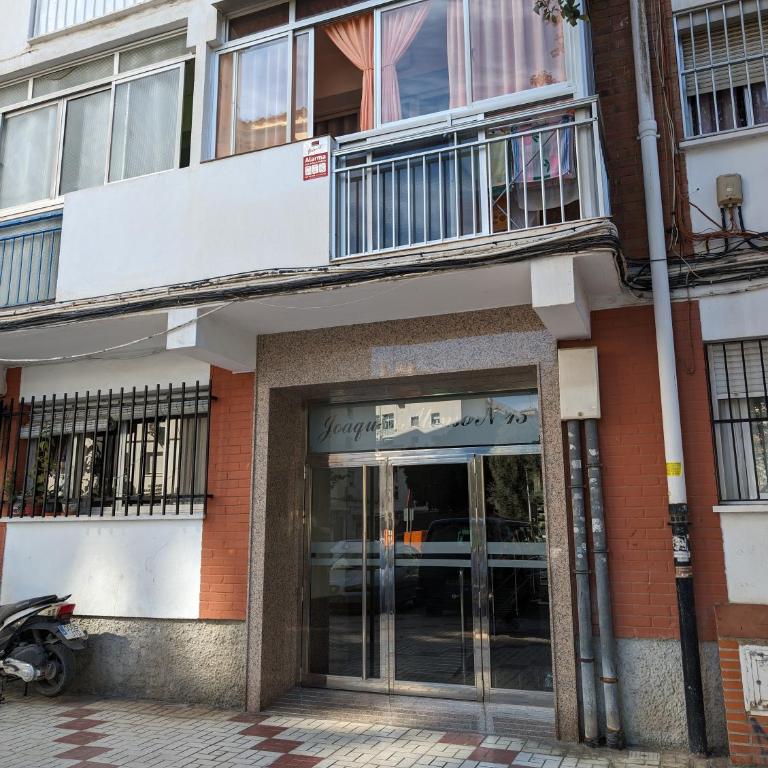 Apartamiento con naranjas - Apartamento de 3 dormitorios - 66