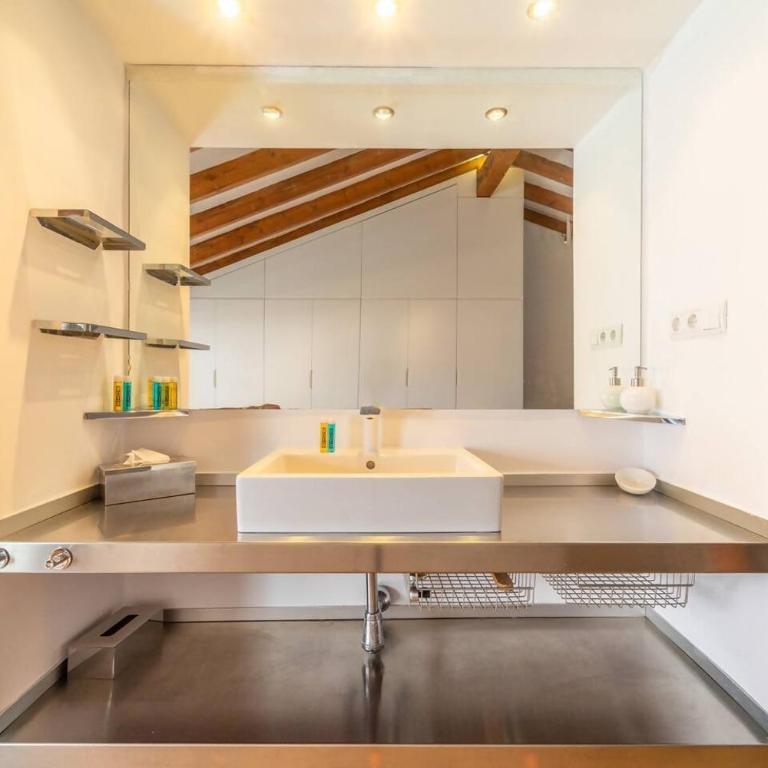 LovelyLoft Altamira Duplex - Two-Bedroom Apartment - 15