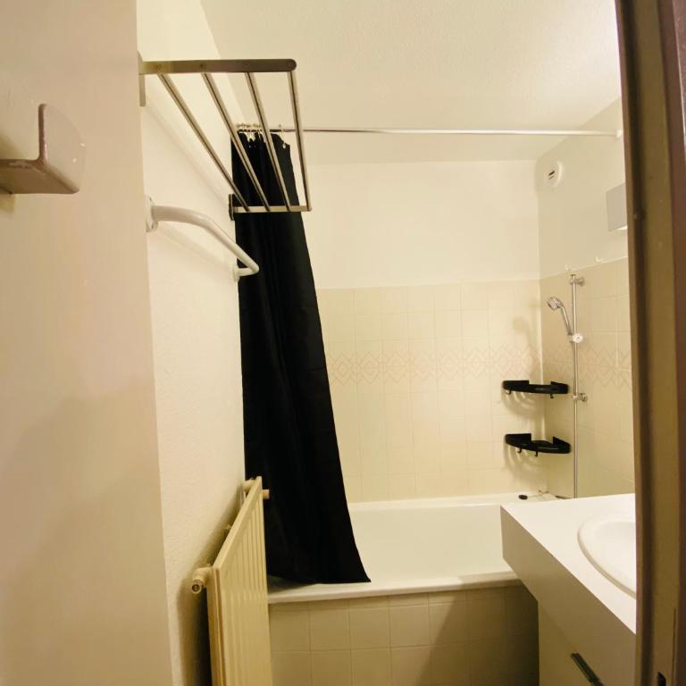Appt pied des pistes, terrasse et parking couvert - Studio - Vue sur Montagne - 3