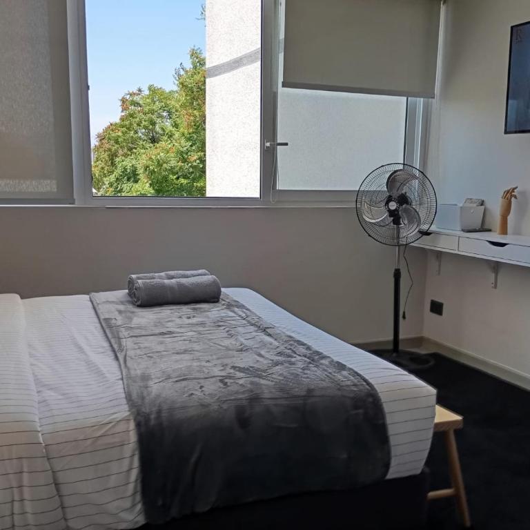 Comfortable and stylish fully equipped apartment just steps from the metro - One-Bedroom Apartment - 4