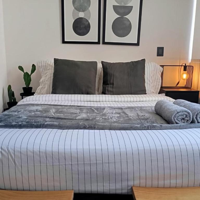 Comfortable and stylish fully equipped apartment just steps from the metro - One-Bedroom Apartment - 6