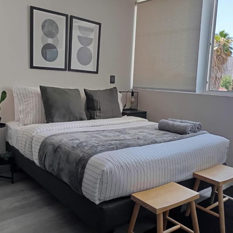 Comfortable and stylish fully equipped apartment just steps from the metro - One-Bedroom Apartment - 12
