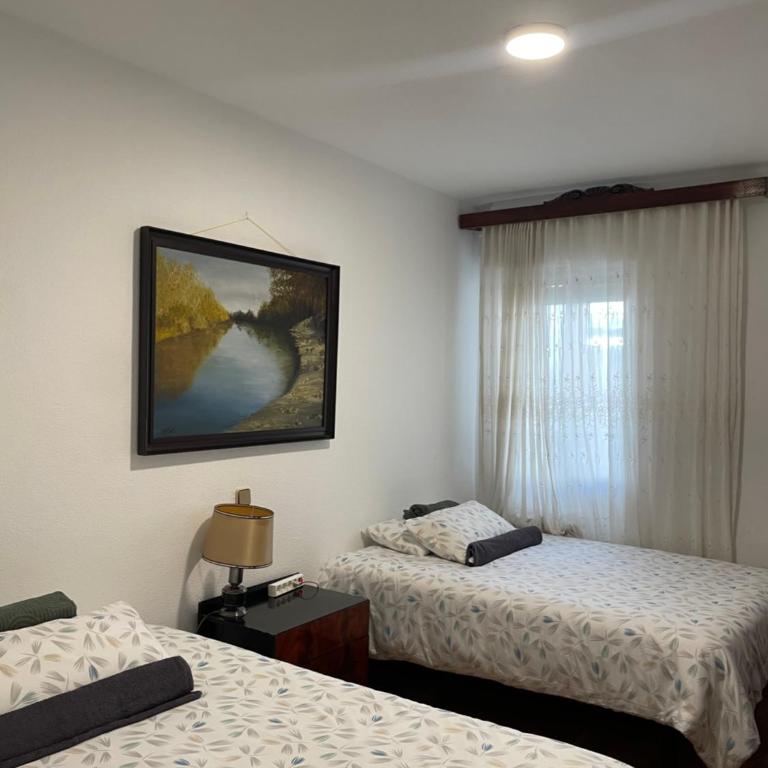 Private Rooms Madrid Atocha - Double Room with Two Double Beds - 3