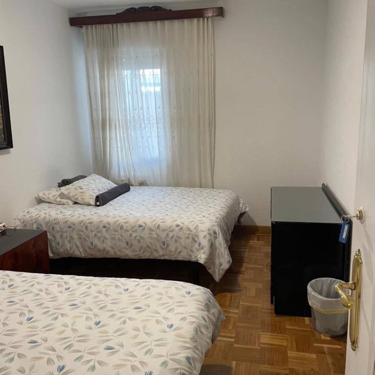 Private Rooms Madrid Atocha - Double Room with Two Double Beds - 1